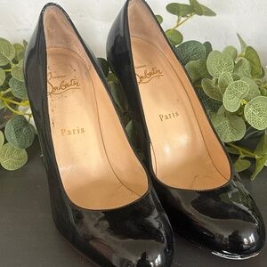 Authentic Christian Louboutin Black Patent Red Sole Pumps 38.5